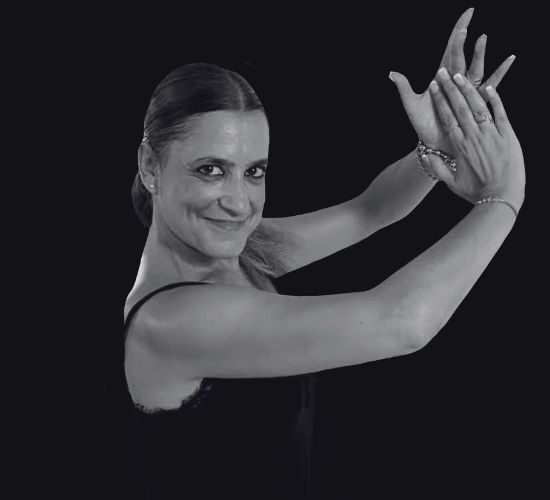 profesora de curso de sevillanas en barcelona