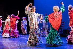 Conjunto de baile en clases de sevillanas